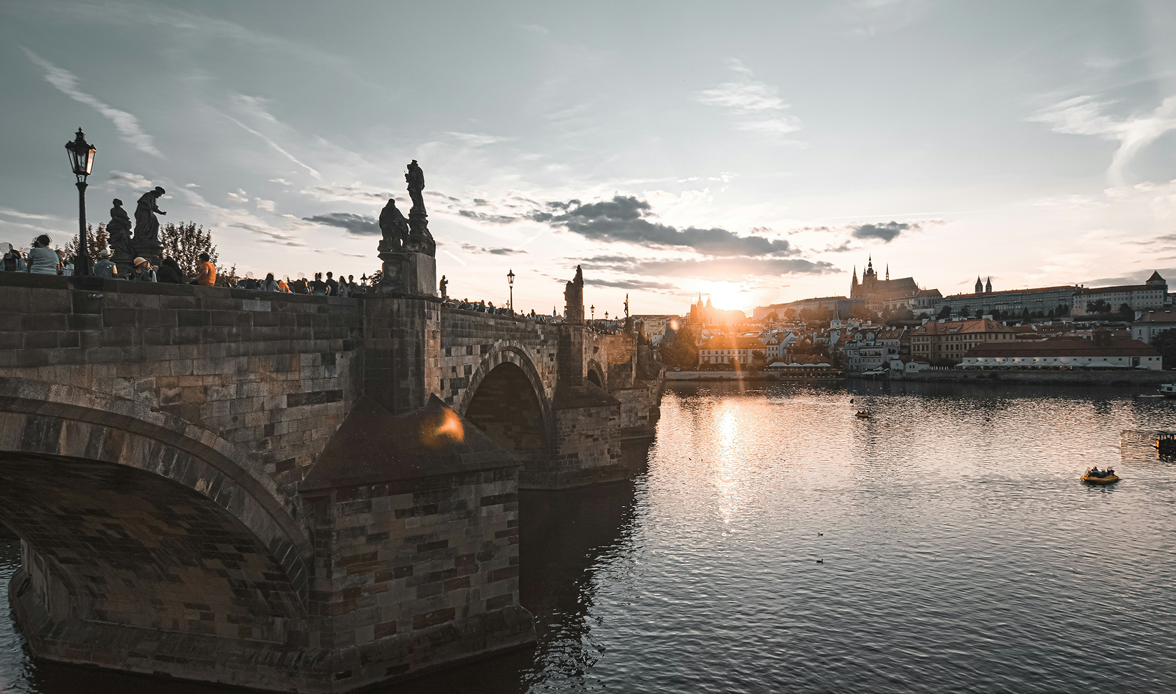 Přední poskytovatel auditorských, daňových,  poradenských & konzultačních služeb